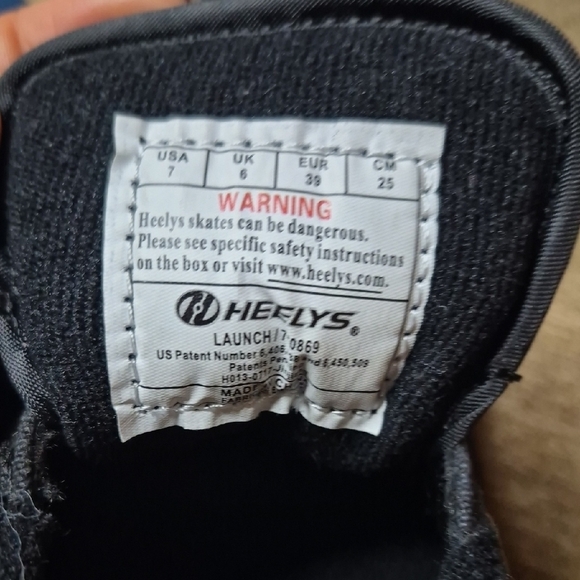 Heelys Black Sneakers Classic Minimalist Design - Picture 6 of 7